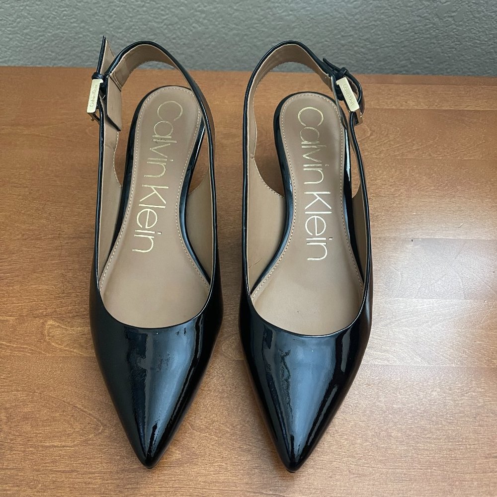 Calvin Klein Luka Pump: 8.5 Black Patten Leather Kitten Heel